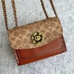 Rivets Snakeskin 18