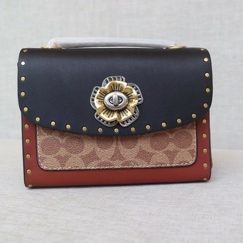 Rivets Snakeskin 18