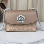 Rivets Snakeskin 18