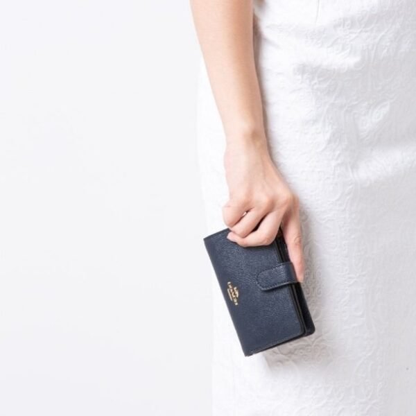 Coach Medium Crossgrain Zip Wallet