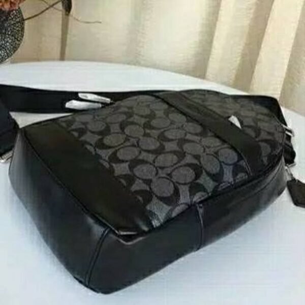 Coach Signature Slingbag