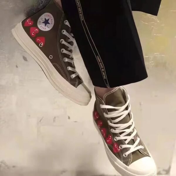 CDG Play Chuck 70 Top Multi Heart