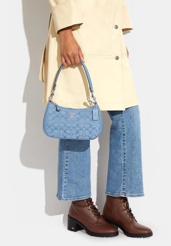 Coach Teri Shoulder Bag In Signature Chambray