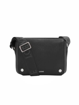 Loewe Medium Pebble Messenger Bag In Supple Grained Calfskin