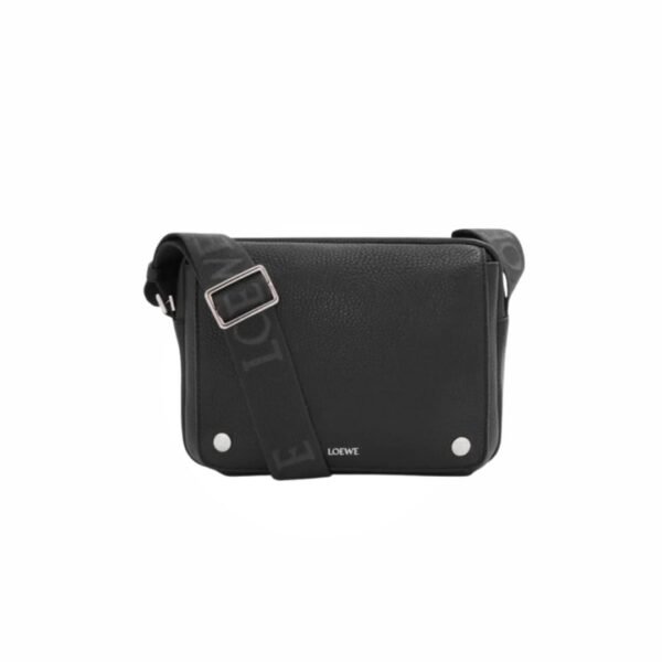 Loewe Medium Pebble Messenger Bag In Supple Grained Calfskin
