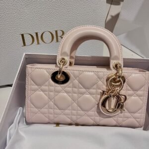 70e84198-d2ff-4199-93ce-b71c3a7e4d92